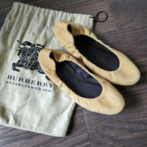 🔥HOST PICK🔥 Burberry Ballerina flats